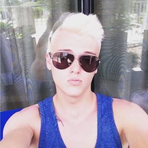 Meet your Posher, Brandon